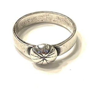 Cute Little Vintage Silver Ring